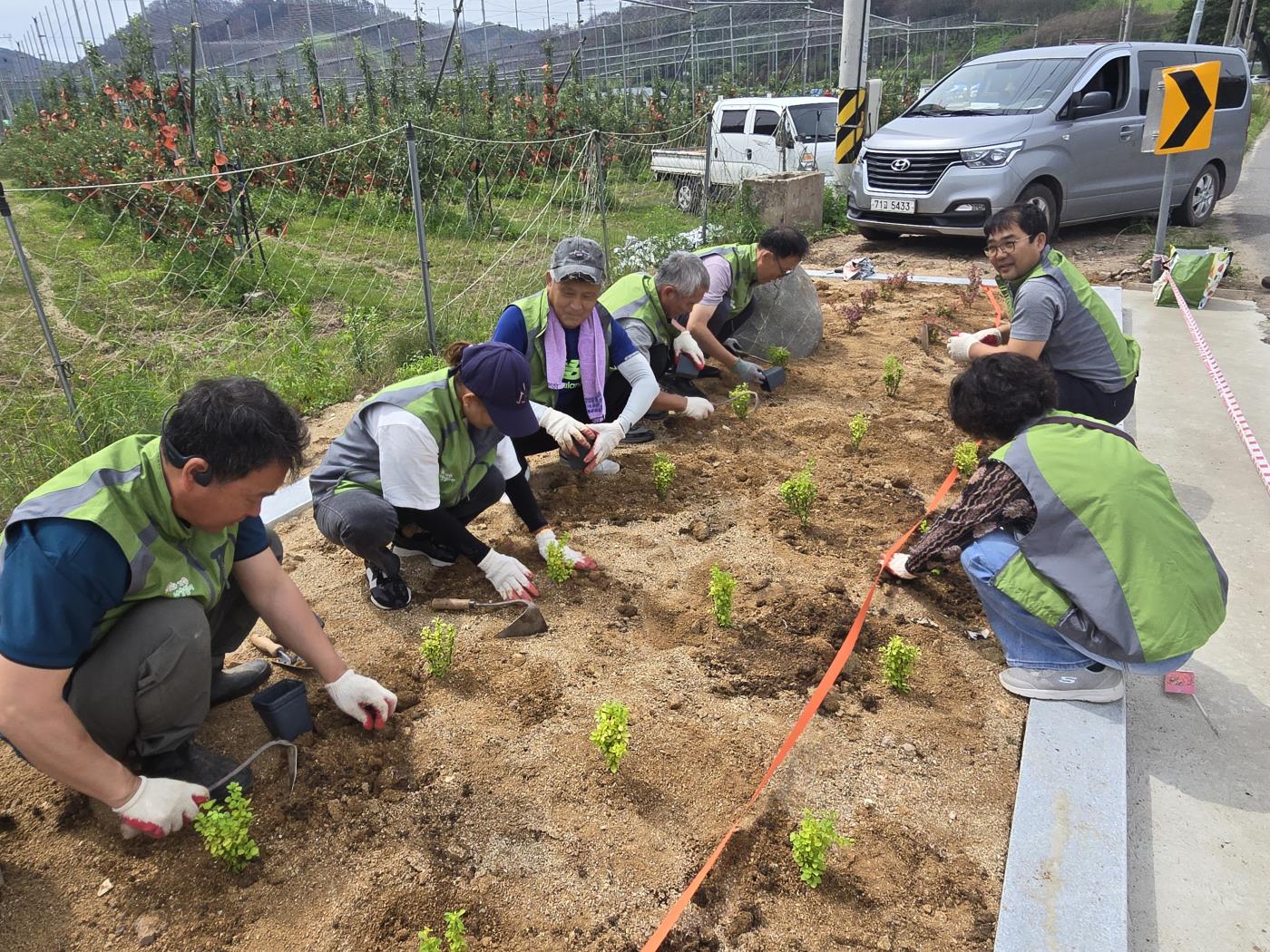 4-3 사진(영양군 다문화가정 Hot나눔봉사단 이웃사랑 실천).jpg