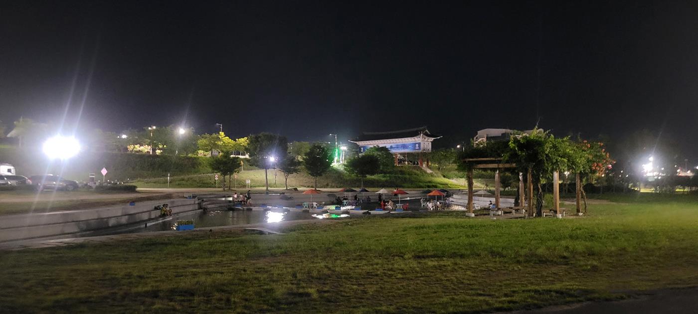 0731 달빛걷기대회, ‘실개천 물속길’ 코스로 시원한 변신 (2).jpg