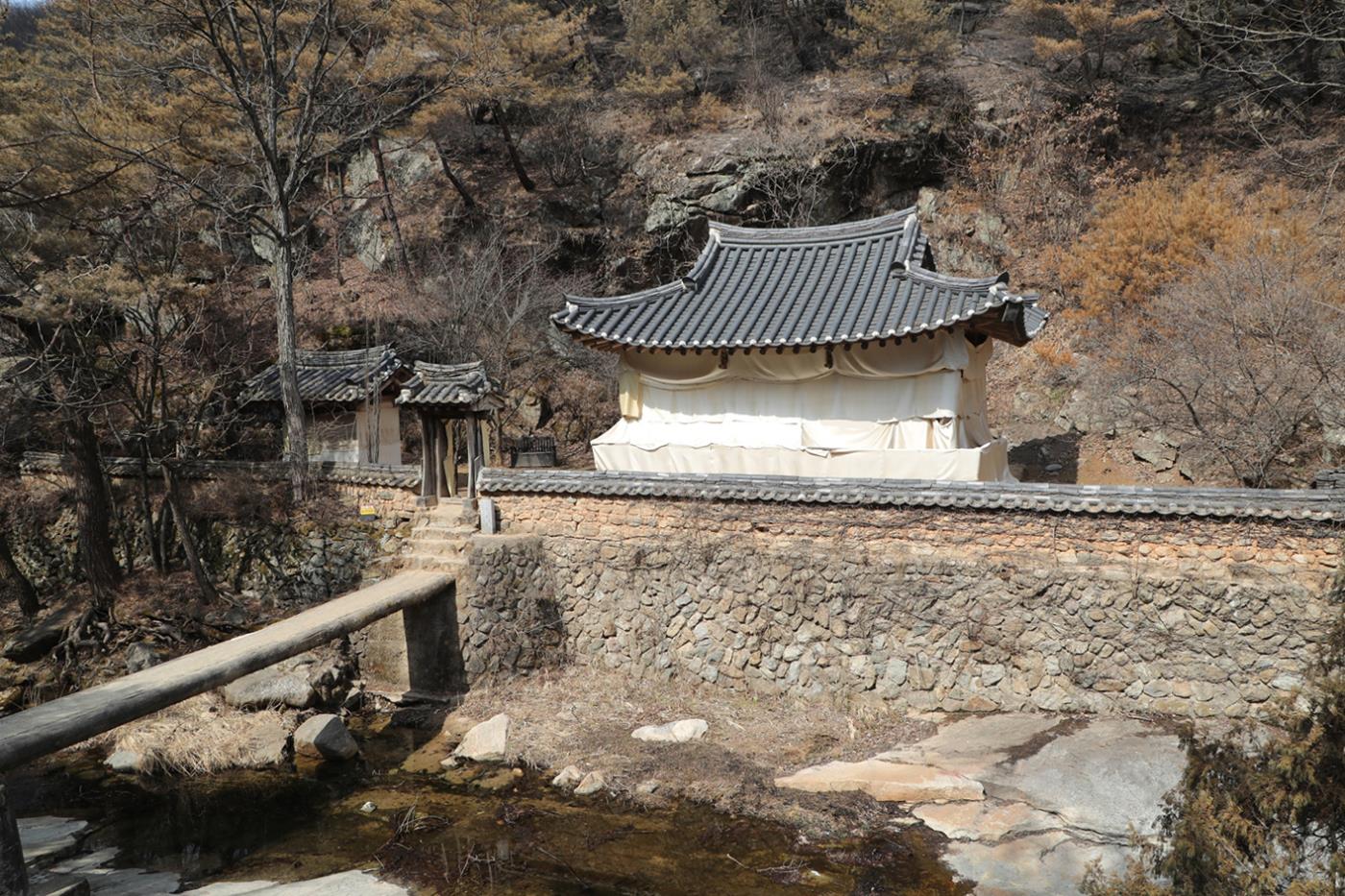 0404 안동시, 국가유산 산불피해 조치 방안 마련 (2)-만휴정.JPG
