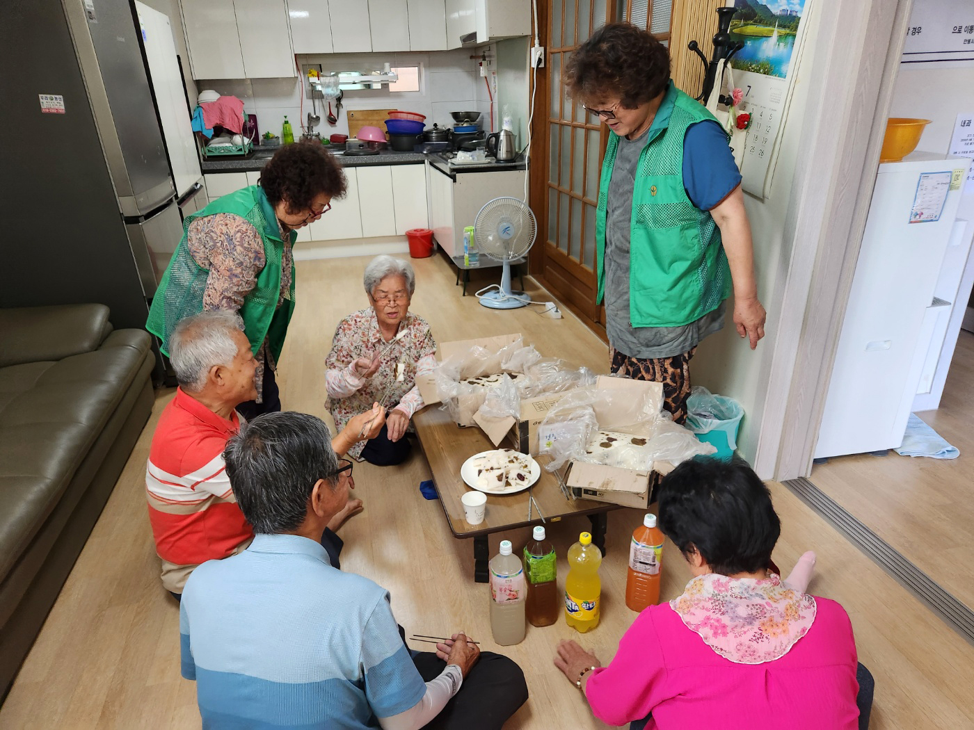 0731 도산면 새마을부녀회, ‘건강한 여름나기’ 떡 나눔 실천 (2).jpg