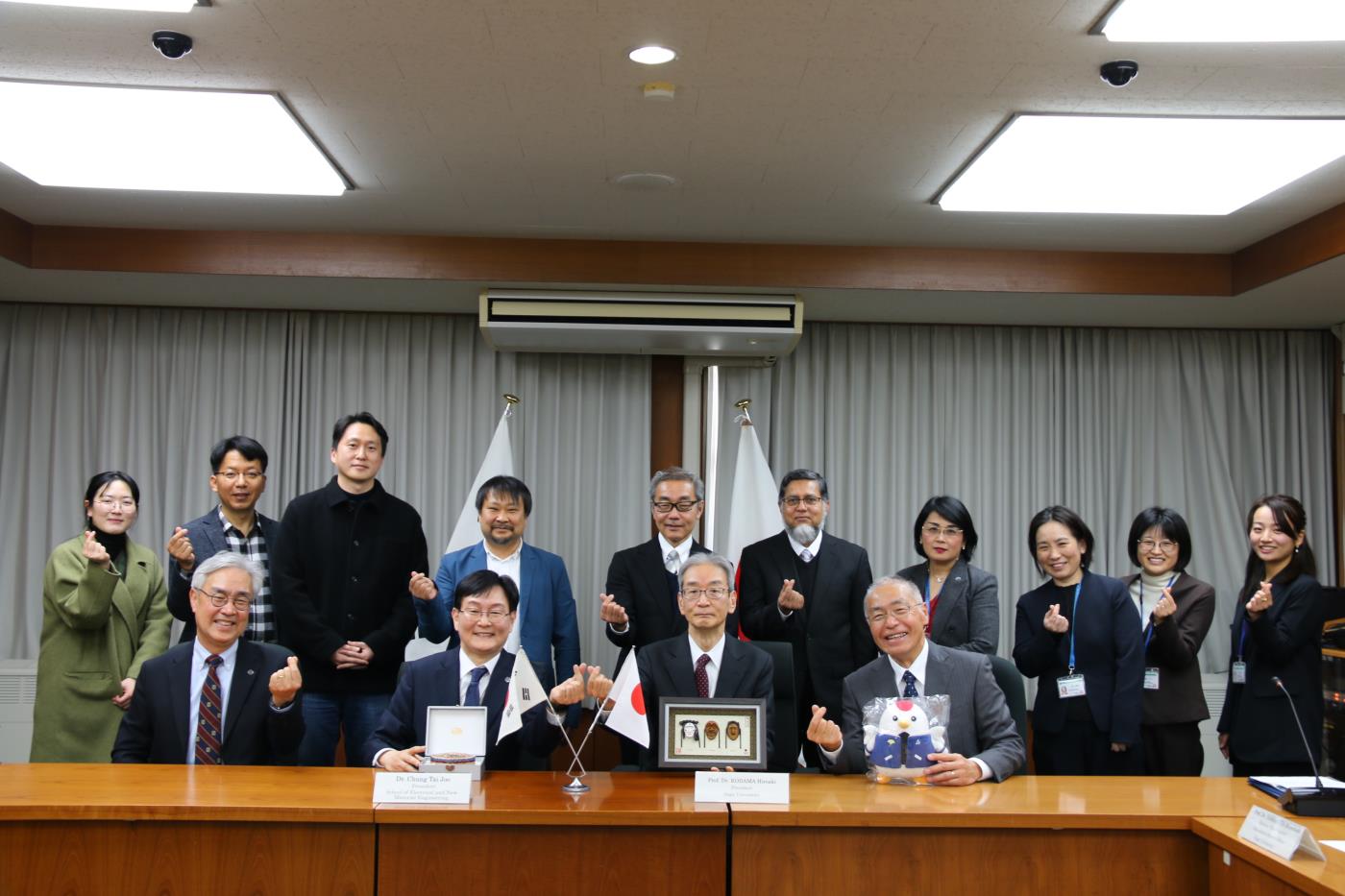 사가국립대학교 단체사진 단체사진.jpg