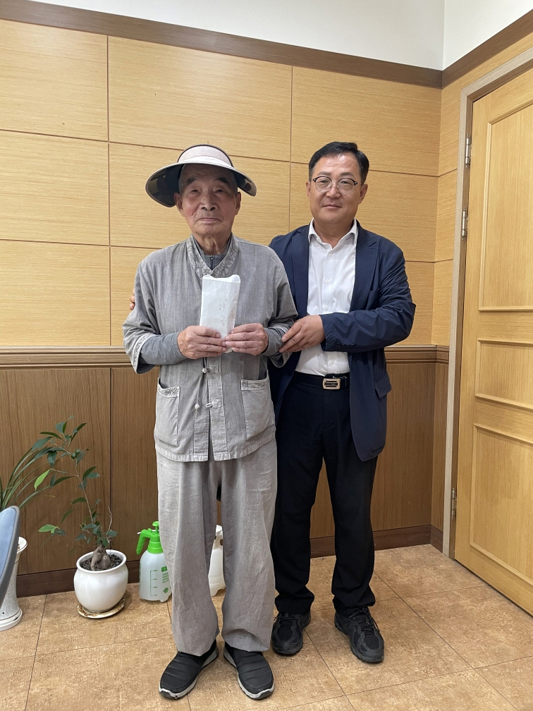 0731 안동시 기초생활수급 어르신의 따뜻한 나눔.jpg